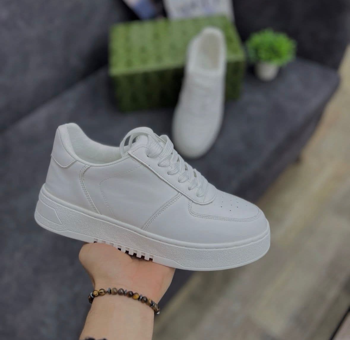 NEW WHITE SNEAKERS 4
